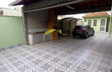 Imagem: A casa possui 5 Dormitórios, 5 Banheiros, 5 Vagas na garagem
