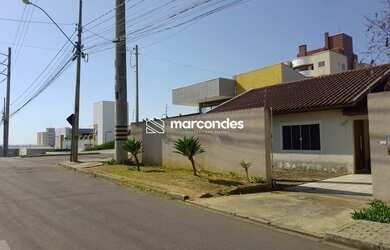 Imagem: A casa possui 3 Banheiros, 144m² de Área e está localizado