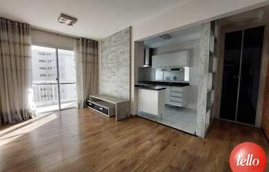 Imagem: O apartamento possui 2 Dormitórios, 1 Banheiro, 1 Vaga na garagem