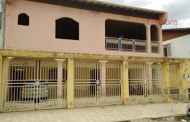 Imagem: A casa possui 4 Dormitórios, 4 Banheiros, 3 Vagas na garagem