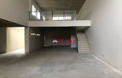 Imagem: O depósito possui 4 Vagas na garagem, 189m² de Área e está