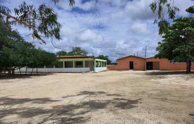 Imagem: A fazenda possui 100.000m² de Área e está localizado em