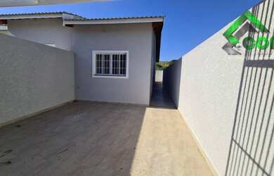 Imagem: A casa possui 2 Dormitórios, 2 Banheiros, 2 Vagas na garagem