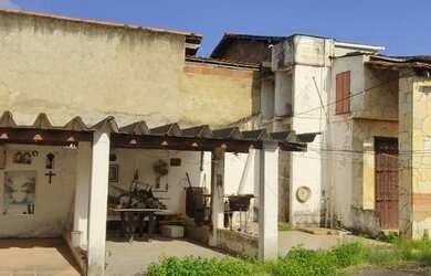 Imagem: A casa à venda possui 2 Dormitórios, 2 Banheiros, 2 Vagas