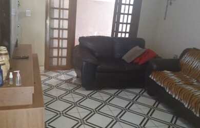 Imagem 3: Vendo casa. Churrasqueira, Varanda, 3 Vagas na garageme3 Dormitórios
