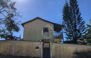 Imagem: A casa possui 2 Dormitórios, 4 Banheiros, 3 Vagas na garagem