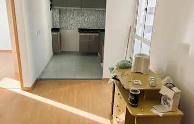 Imagem: O apartamento possui 2 Dormitórios, 1 Banheiro, 1 Vaga na garagem