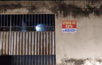 Imagem: A casa possui 4 Dormitórios, 2 Banheiros e 300m² de Área