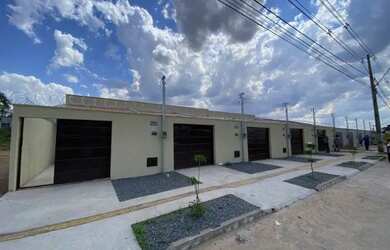 Imagem: A casa possui 2 Dormitórios e está localizado em Senador