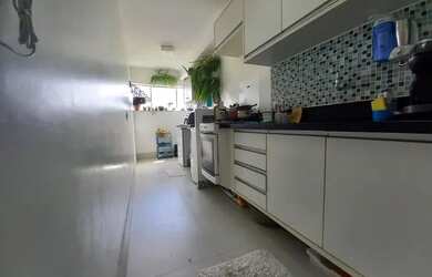 Imagem 6: Apartamento no Imbuí 57m² com 2/4,varanda,andar alto,armários