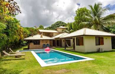 Imagem: A casa em condomínio possui 5 Dormitórios, 5 Banheiros, 4