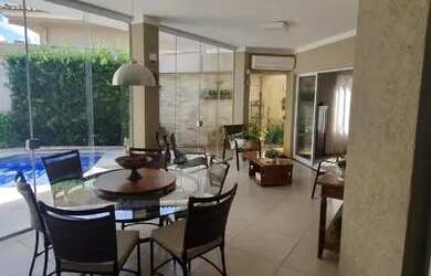 Imagem: A casa em condomínio possui 3 Dormitórios, 5 Banheiros, 4