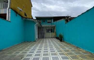 Imagem: A casa possui 3 Dormitórios, 2 Banheiros, 125m² de Área e