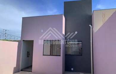 Imagem: A casa possui 2 Dormitórios, 1 Banheiro, 1 Vaga na garagem