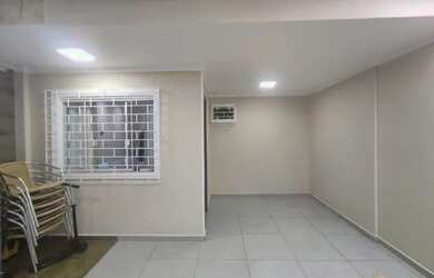 Imagem: A casa possui 3 Dormitórios, 2 Banheiros, 1 Vaga na garagem