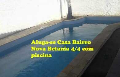 Imagem: A casa possui 4 Dormitórios, 3 Banheiros, 5 Vagas na garagem