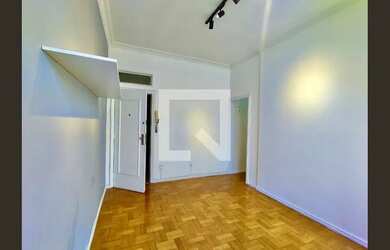 Imagem: O apartamento possui 1 Dormitório, 1 Banheiro, 55m² de Área