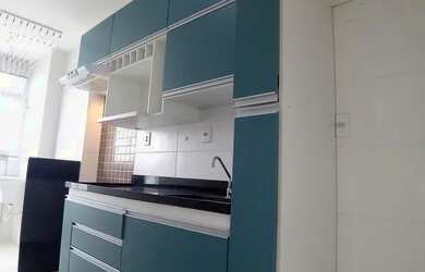 Imagem: O apartamento possui 2 Dormitórios, 1 Banheiro, 1 Vaga na garagem