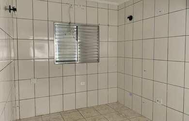 Imagem: O apartamento possui 1 Dormitório, 1 Banheiro e 1 Vaga na garagem