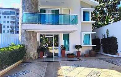 Imagem: A casa em condomínio possui 4 Dormitórios, 5 Banheiros, 4