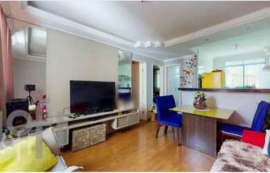 Imagem: O apartamento possui 2 Dormitórios, 1 Banheiro, 1 Vaga na garagem