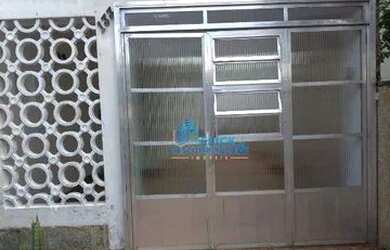 Imagem: A casa possui 2 Dormitórios, 1 Banheiro, 1 Vaga na garagem