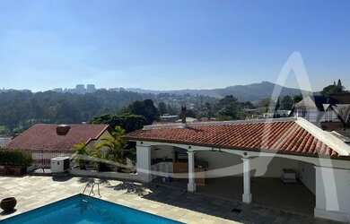 Imagem: A casa em condomínio possui 4 Dormitórios, 5 Banheiros, 5