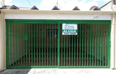 Imagem: A casa possui 2 Dormitórios, 1 Banheiro, 2 Vagas na garagem