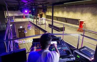 Imagem 3: Loja para Venda em Salvador, Barra, 2 banheiros, 2 vagas