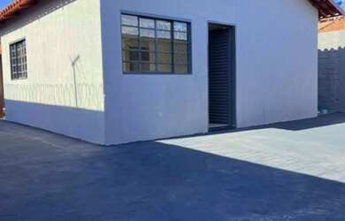 Imagem: A casa possui 2 Dormitórios, 1 Banheiro e está localizado