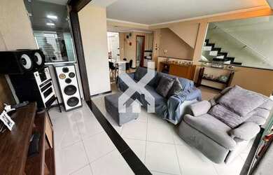 Imagem: A casa possui 3 Dormitórios, 3 Banheiros, 3 Vagas na garagem