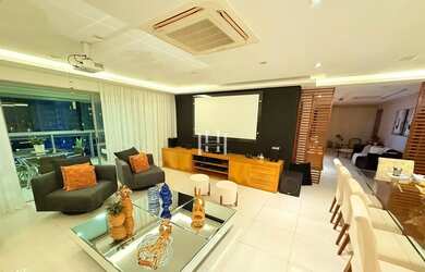 Imagem: O apartamento possui 4 Dormitórios, 5 Banheiros, 2 Vagas na