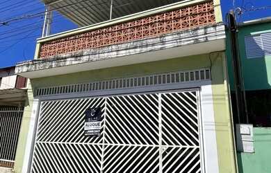 Imagem: A casa possui 4 Dormitórios, 3 Banheiros, 2 Vagas na garagem