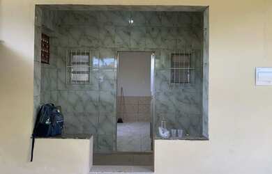 Imagem: A casa possui 2 Dormitórios, 1 Banheiro, 1 Vaga na garagem