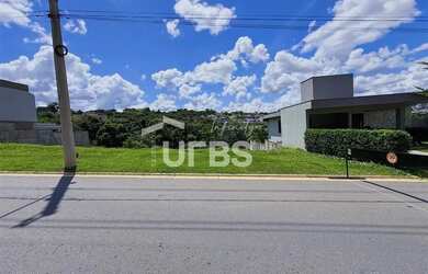 Imagem: O terreno possui 360m² de Área e está localizado em Jardins