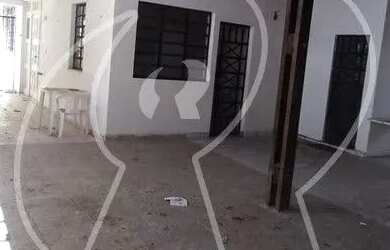 Imagem: A casa possui 5 Dormitórios, 4 Banheiros, 4 Vagas na garagem