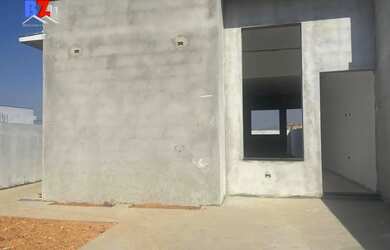 Imagem: A casa à venda possui 2 Dormitórios, 1 Banheiro, 2 Vagas na