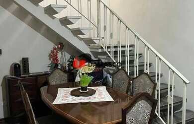 Imagem: A casa possui 2 Dormitórios, 1 Banheiro, 1 Vaga na garagem