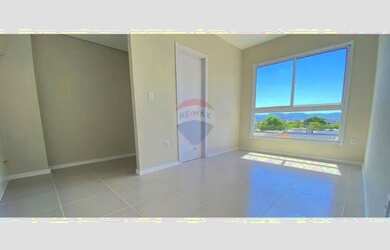 Imagem: O apartamento possui 1 Dormitório, 1 Banheiro, 1 Vaga na garagem