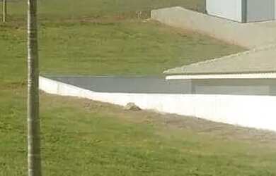 Imagem: O terreno à venda possui 596m² de Área e está localizado