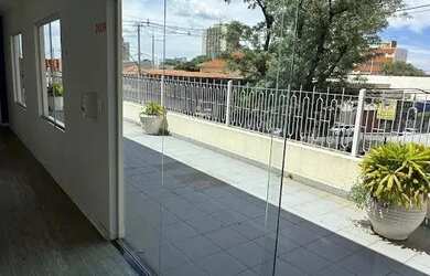 Imagem: O depósito à venda possui 2 Vagas na garagem e 690m² de Área