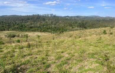 Imagem: O terreno possui 600m² de Área e está localizado em Itapetinga
