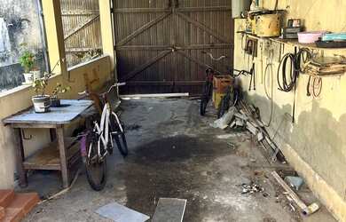 Imagem: A casa possui 1 Dormitório, 1 Banheiro, 4 Vagas na garagem