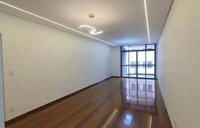 Imagem: O apartamento possui 3 Dormitórios, 3 Banheiros, 2 Vagas na