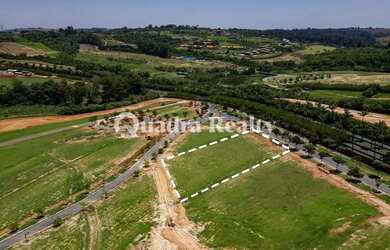 Imagem: O terreno possui 3576m² de Área e está localizado em Porto