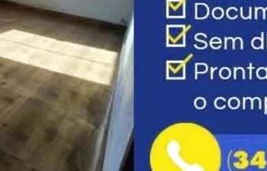 Imagem: A casa possui 3 Dormitórios, 2 Banheiros, 3 Vagas na garagem