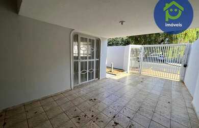 Imagem: A casa possui 2 Dormitórios, 1 Banheiro, 1 Vaga na garagem