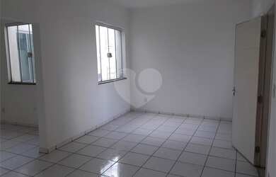 Imagem: O depósito possui 93m² de Área e está localizado em Centro