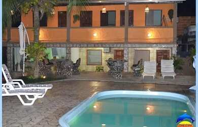 Imagem: A casa possui 2 Dormitórios, 2 Banheiros, 2 Vagas na garagem