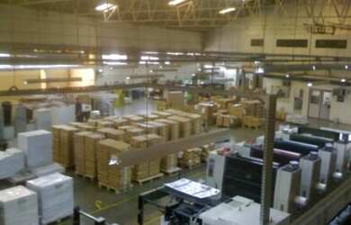 Imagem: O depósito possui 5 Vagas na garagem e 3000m² de Área e está